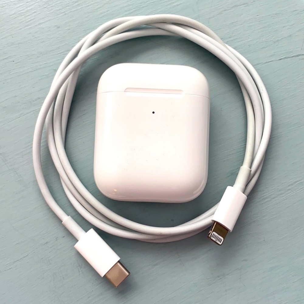 Apple AirPods -microphone not functional